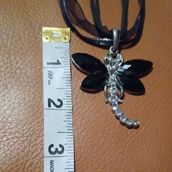 -- Chic Black Dragonfly Pendant Necklace - Picture 5 of 5